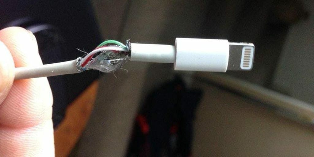 Broken-lightening-cable